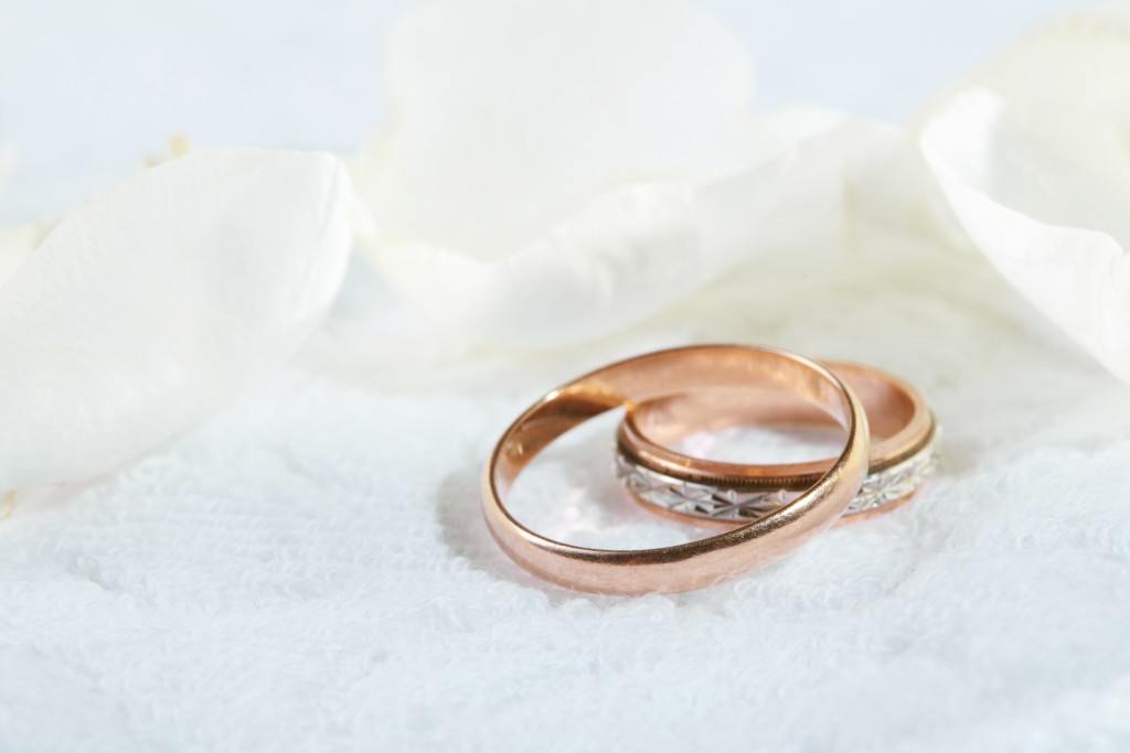 rose gold wedding bands