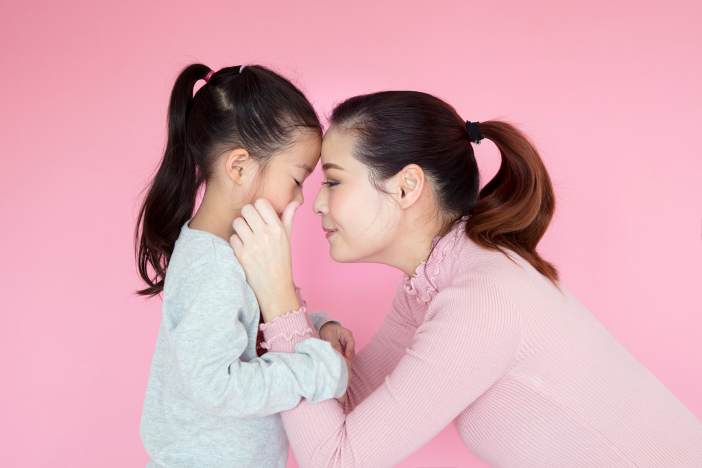 mom and daughter